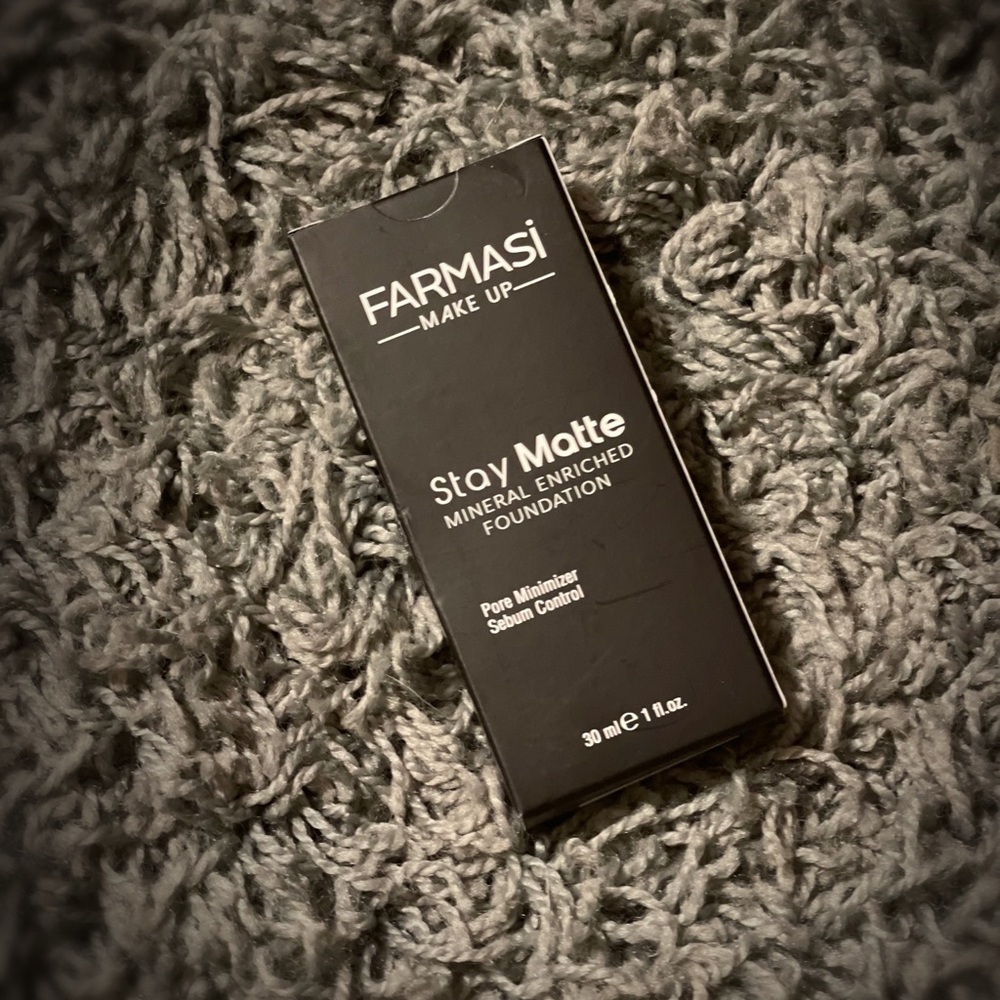 Stay Matte Foundation #03